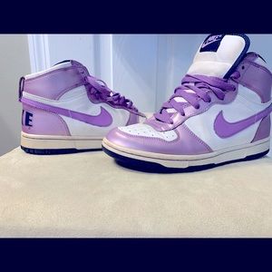 7Y or women’s 8.5 Nike Dunks